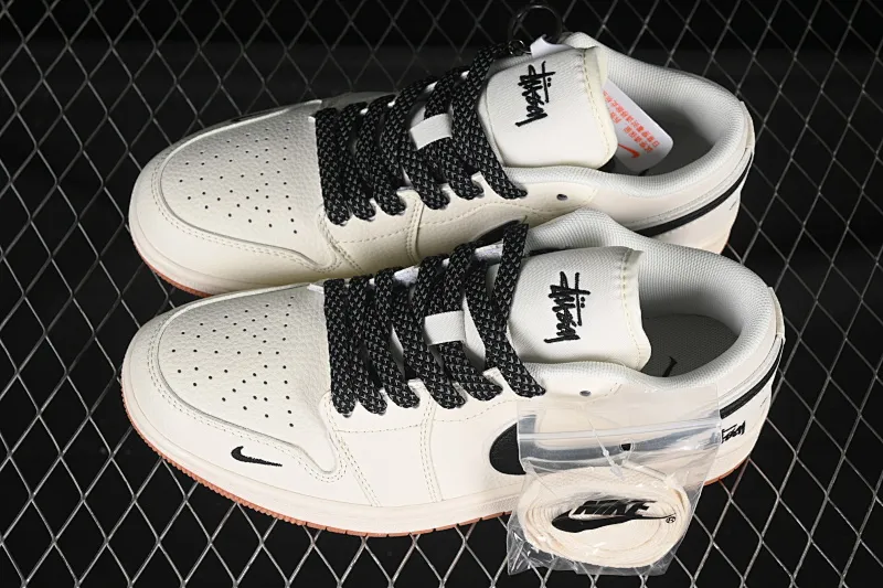 All categories Air Jordan Jordan series basketball shoes Air Jordan 1 Low high-end customized low-top sneakers Air Jordan 1 Low AJ1 Joe 1 Stussy joint black hook raw rubber high-end customized low-top retro basketball shoes XX3168-170